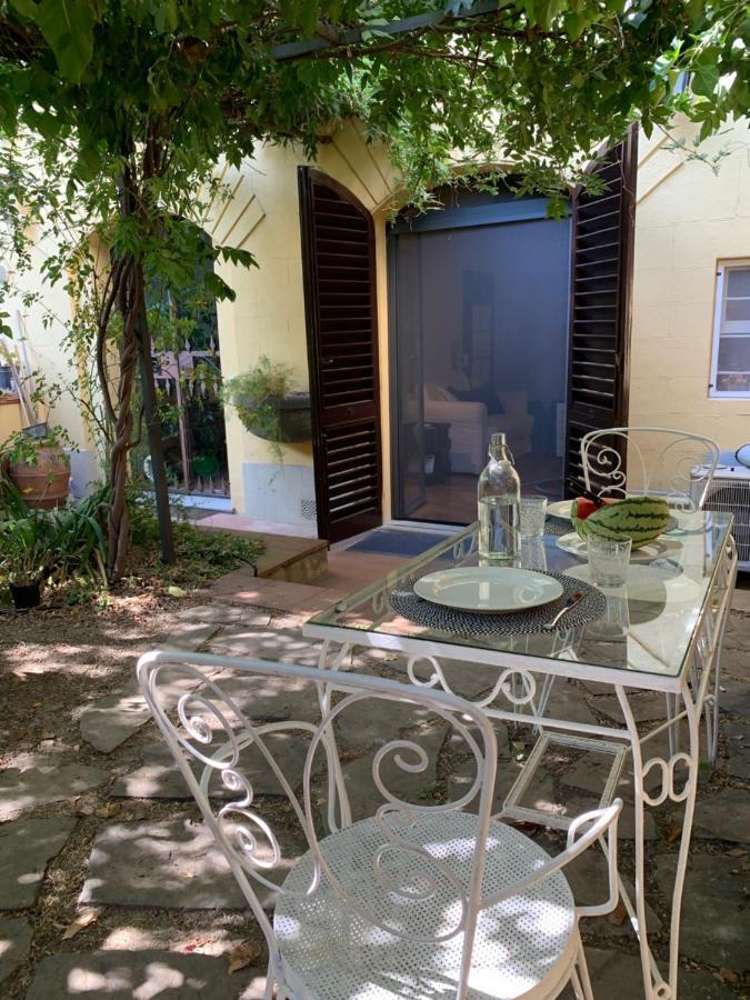 Enchanting Apartment With Patio, Lungarno Firenze Exterior photo